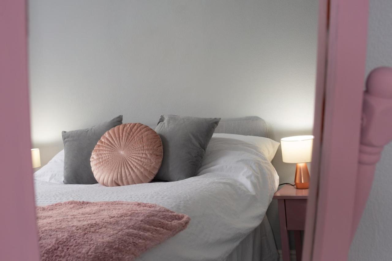 Lovely City Town House With Free Parking Sleeps 2 To 6 Guests York Exterior photo