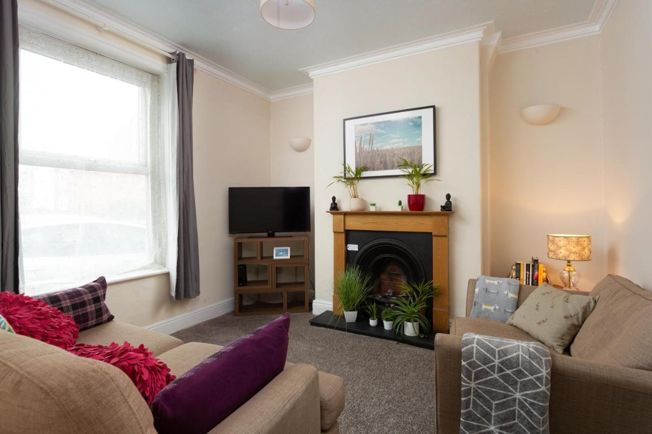 Lovely City Town House With Free Parking Sleeps 2 To 6 Guests York Exterior photo