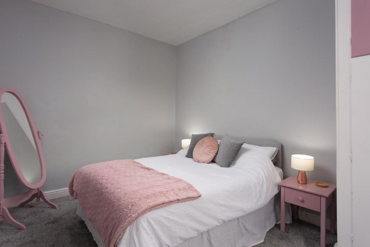 Lovely City Town House With Free Parking Sleeps 2 To 6 Guests York Exterior photo